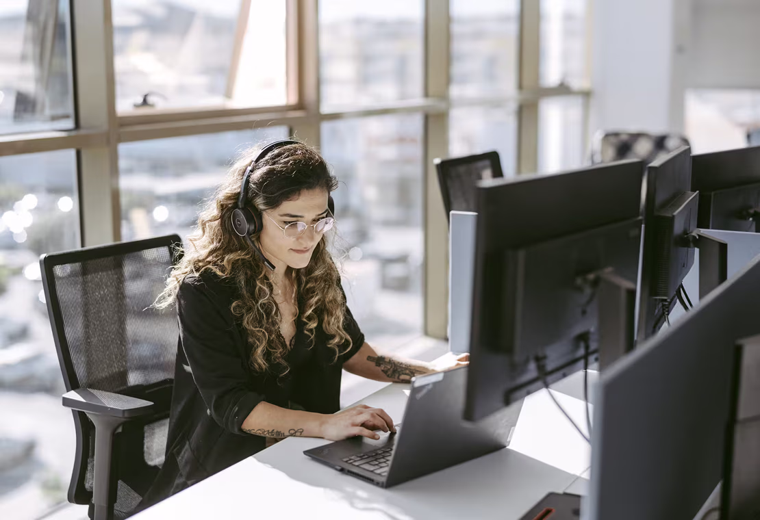 Υποστηρίζουμε τους πελάτες μας συνεχώς